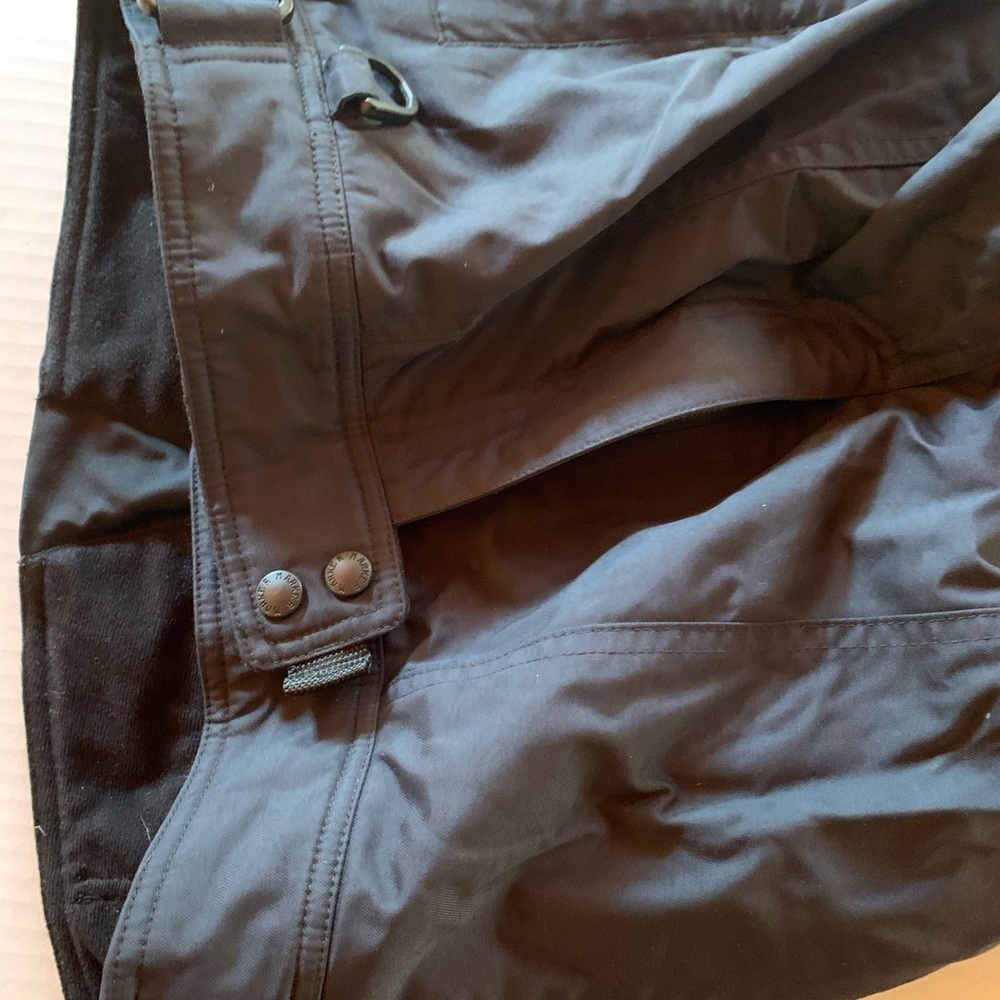 Men’s large insulated ski pants with boot reinforcing